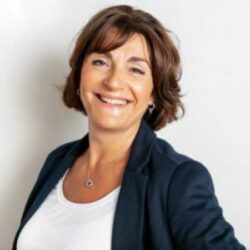 Corinne-Guion Corinne Guion is a Sophrologist and Wellbeing & Resilience Coach, experienced manager, coach, and mentor with a career spanning over 25 years, Corinne now works with individuals to help them deal optimally with whatever challenge they are facing. She also champions wellbeing in the workplace, where she runs courses/workshops. She has a private practice in London SW7 and, also works online. https://corinneguion.com/