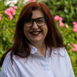 Zorana Davis, after more than twenty years in leadership roles within international organisations, learned that lasting performance begins with well-being. Having experienced chronic stress herself, she discovered sophrology as a powerful way to restore balance, calm and resilience. Today, she combines her leadership experience with sophrology to help people thrive—without sacrificing their health, relationships or peace of mind. Zorana Davis | LinkedIn; Home - ZORA Sophrology